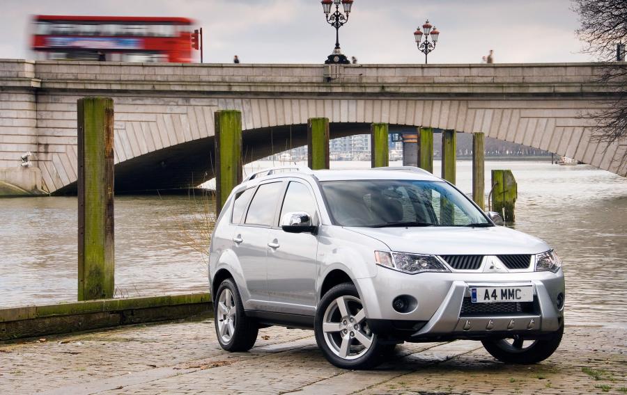  Mitsubishi Outlander Warrior 2007 года  (UK) (фото 2 из 39)